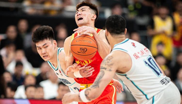 同样是NBA传奇巨星，为何科比营销害人，詹姆斯营销却无害？