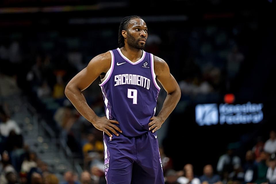一生死敌！米尔纳加盟红军前获曼联邀请但他是利兹球迷所以拒绝